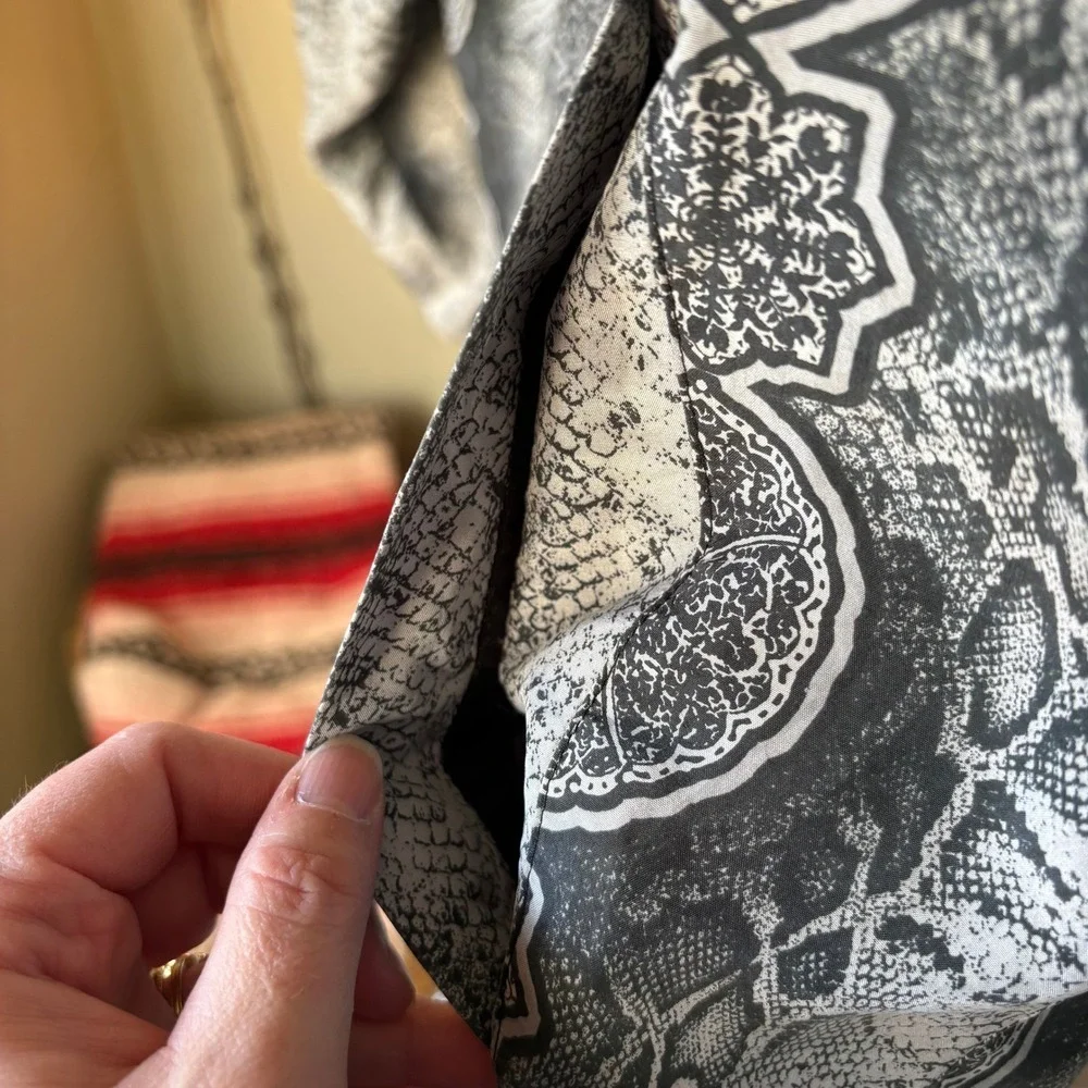 Fuda International Silk Bomber Zip Jacket Size S – Black & Gray Snake Print - Picture 10 of 11